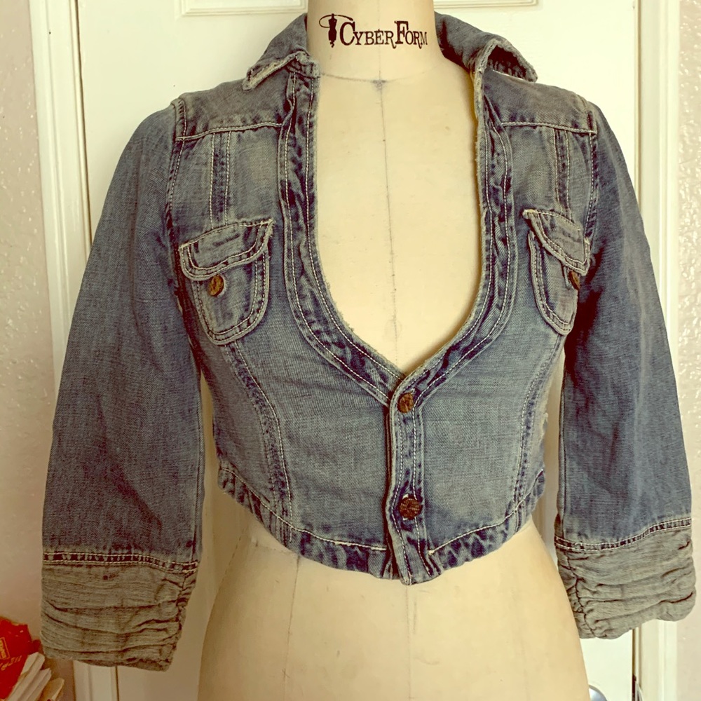 LA ROK DENIM JACKET CROPPED 3/4 SLEEVE DISTRESSED